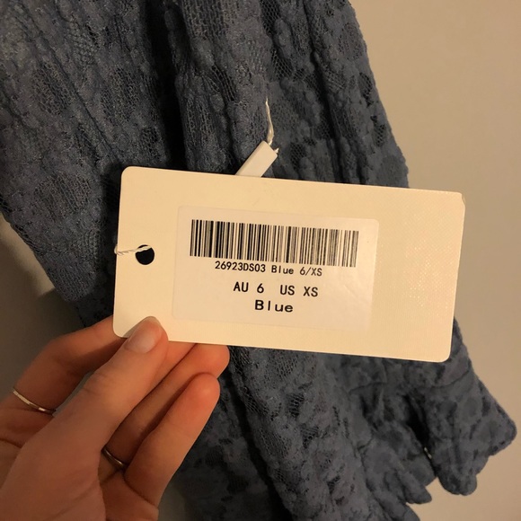 Selfie Leslie backless dress (PEARL RUFFLE STRAP LACE MINI DRESS BLUE) - Picture 7 of 8